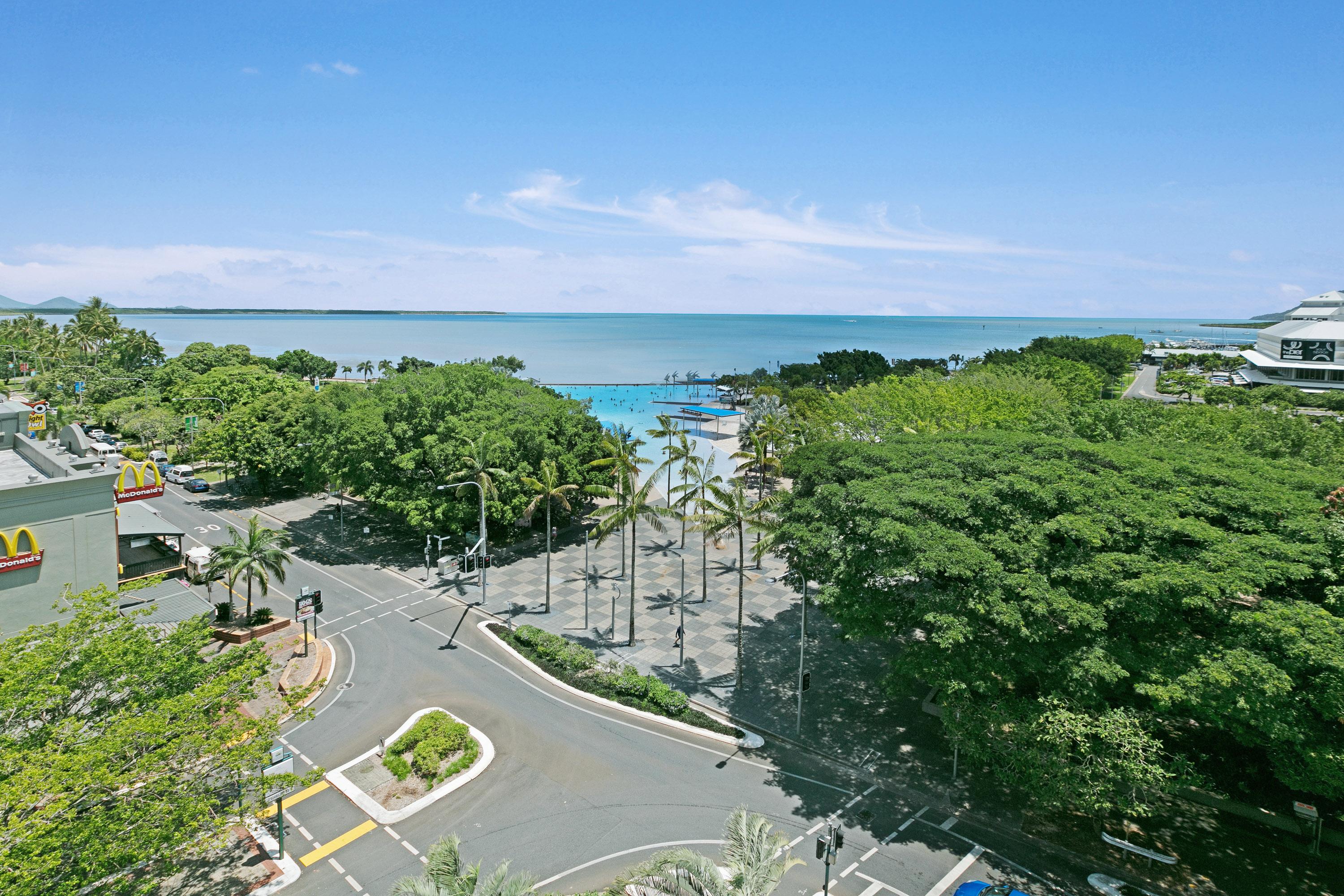 Hotel Mantra Esplanade Cairns Exterior foto