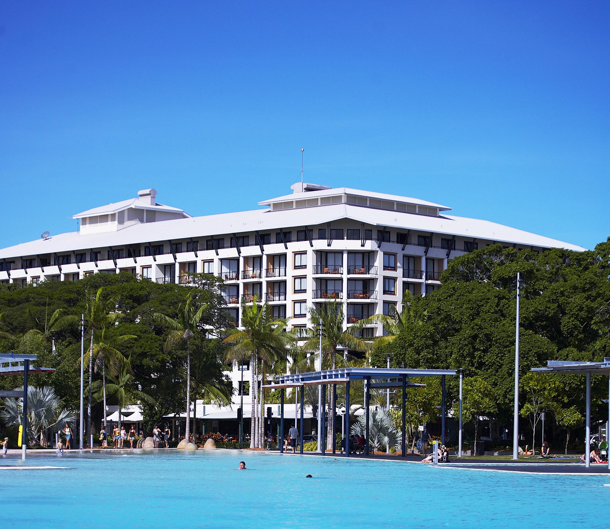 Hotel Mantra Esplanade Cairns Exterior foto